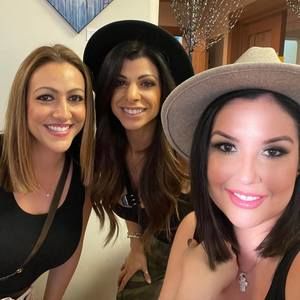 Meet your Posher, Nada